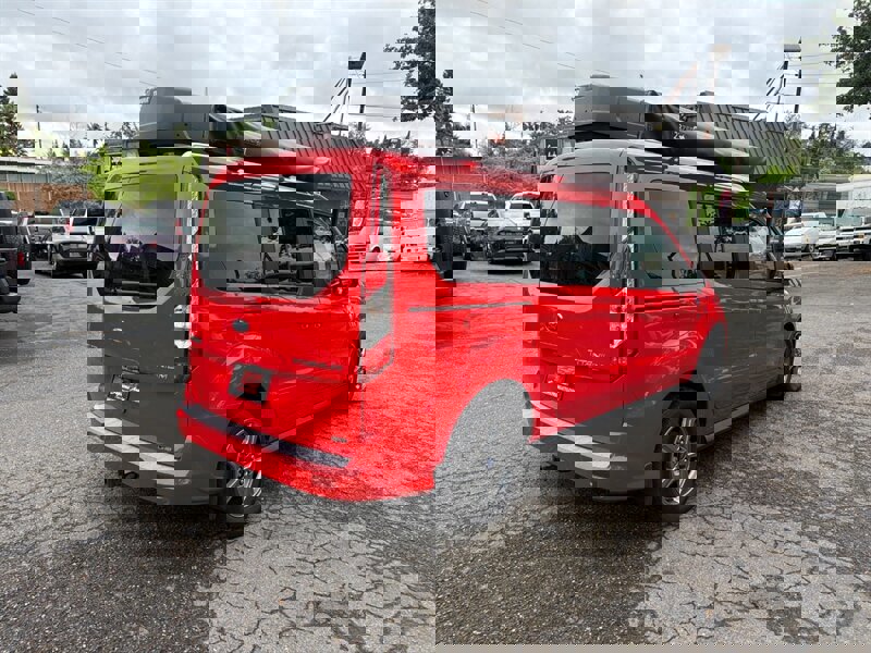 Used 2022 Ford Transit Connect Titanium w/ Trailer Tow Package image 9