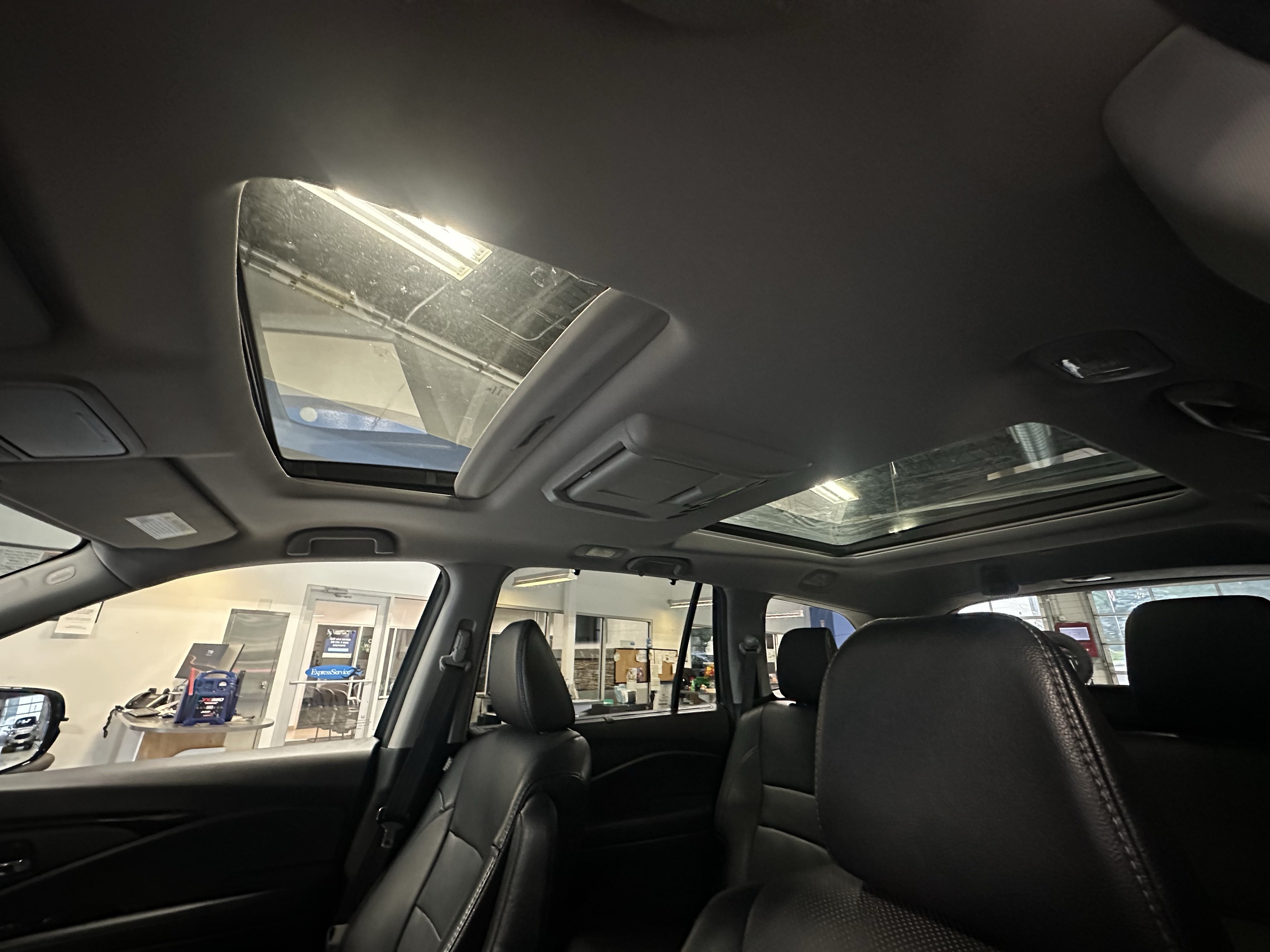 Used 2018 Honda Pilot Elite image 24