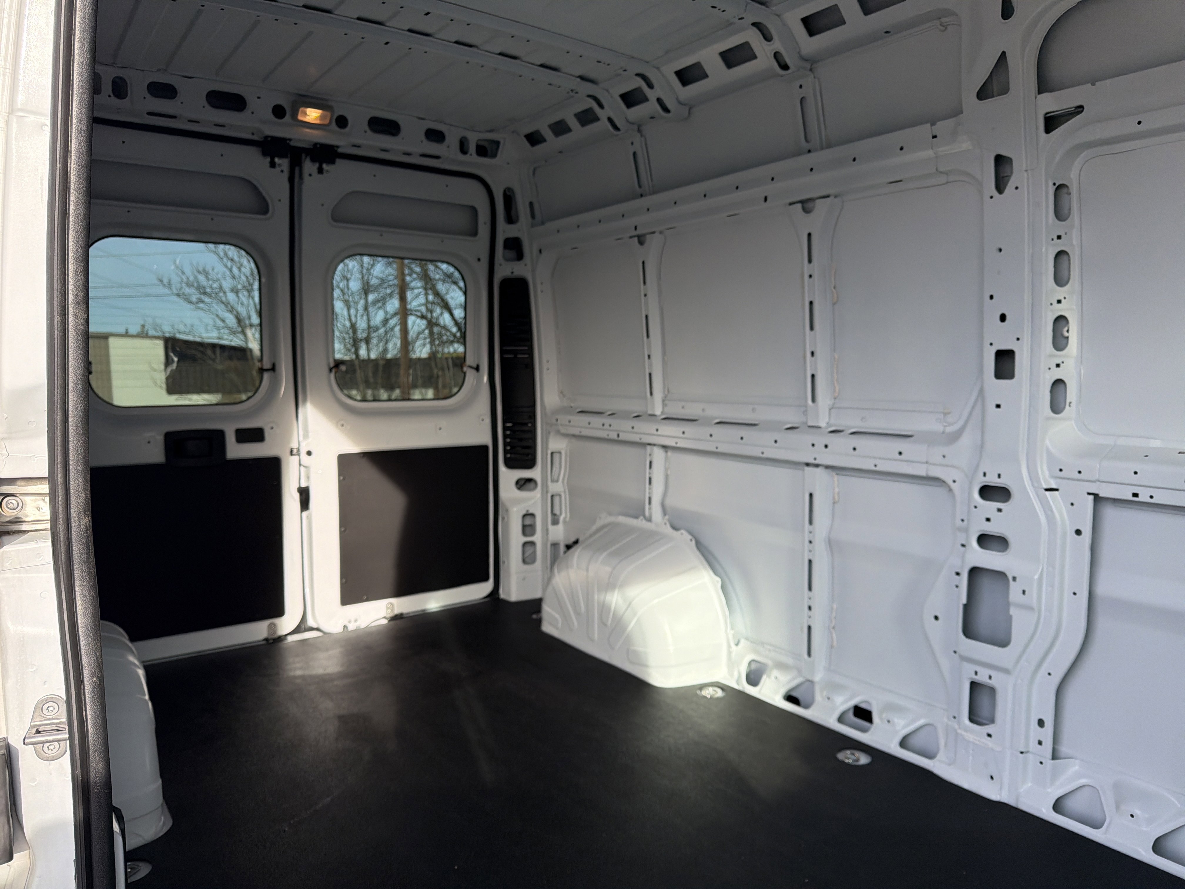 Used 2024 RAM ProMaster 2500 image 27