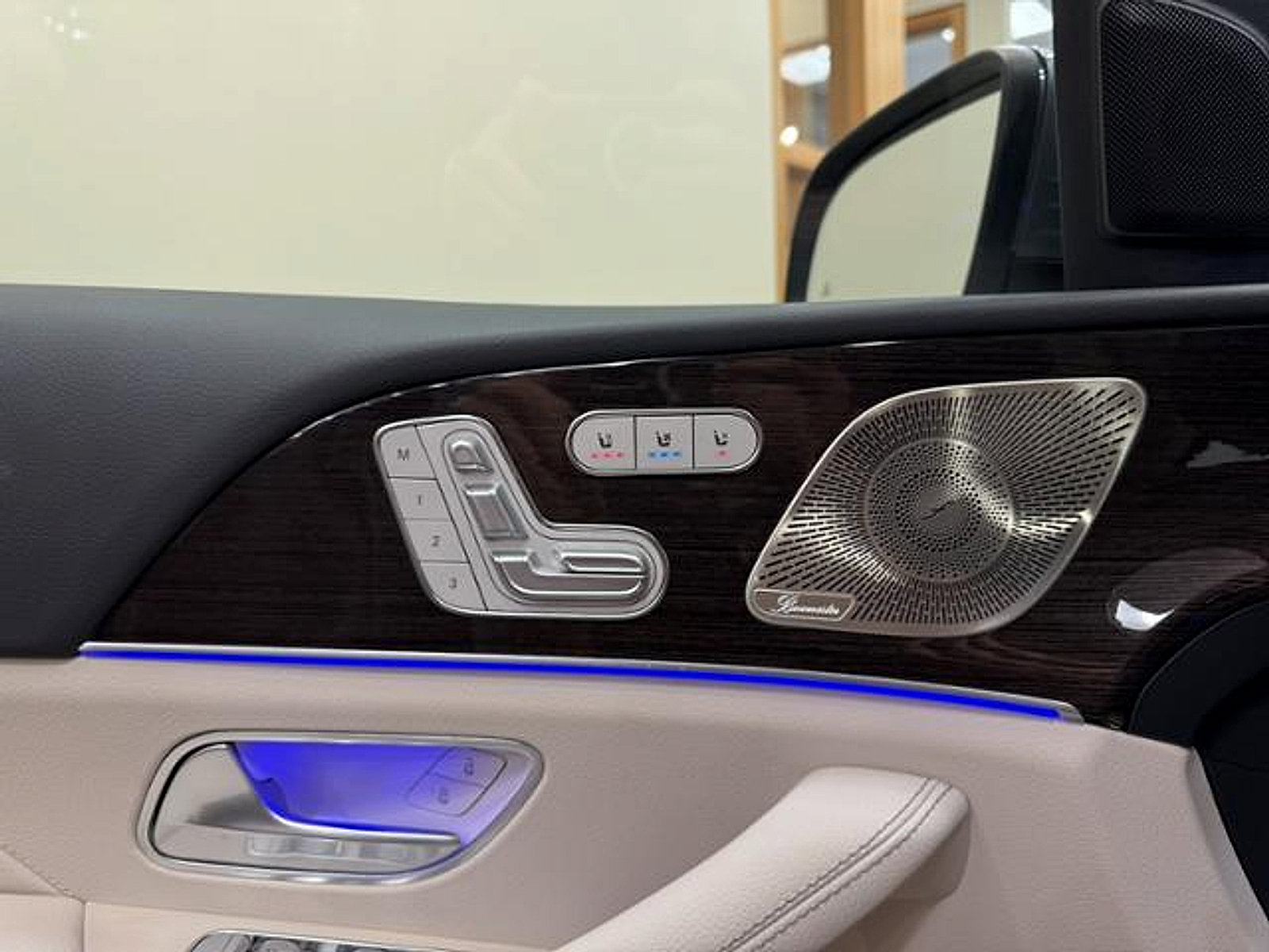 Certified 2025 Mercedes-Benz GLE 350 4MATIC image 14