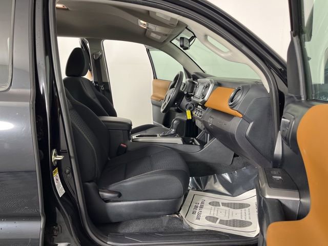 Used 2017 Toyota Tacoma SR5 image 44