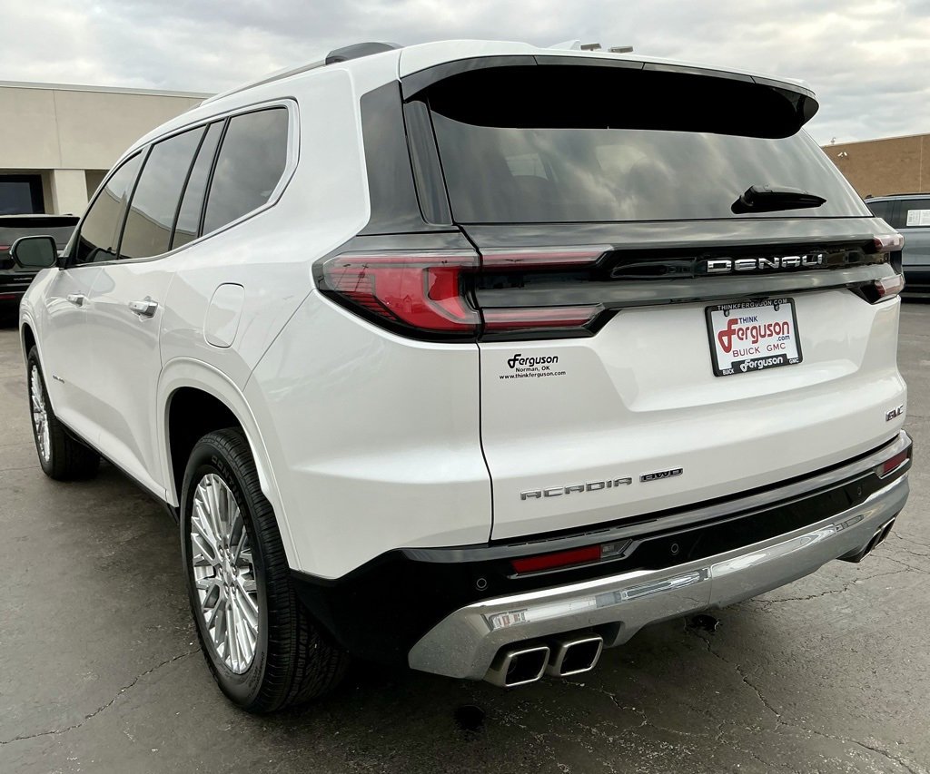 Used 2024 GMC Acadia Denali image 13