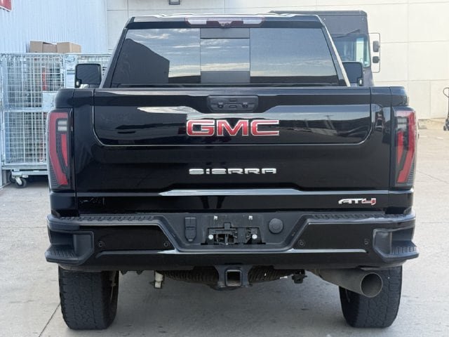 Used 2024 GMC Sierra 2500 AT4 w/ AT4 Premium Plus Package AWD/4WD image 5