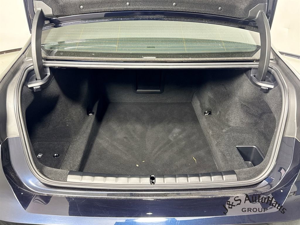 Used 2023 BMW 740i RWD image 33