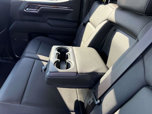 Used 2024 Chevrolet Silverado 1500 LT Trail Boss w/ Convenience Package II AWD/4WD image 17