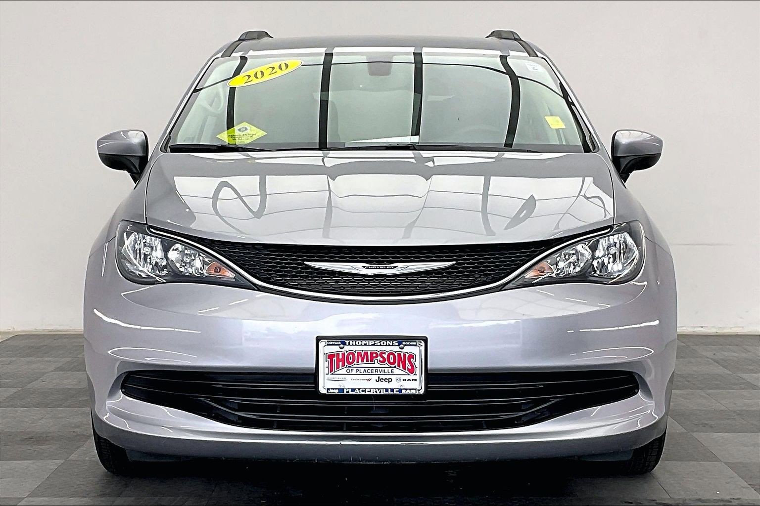 Used 2020 Chrysler Voyager Lxi image 2