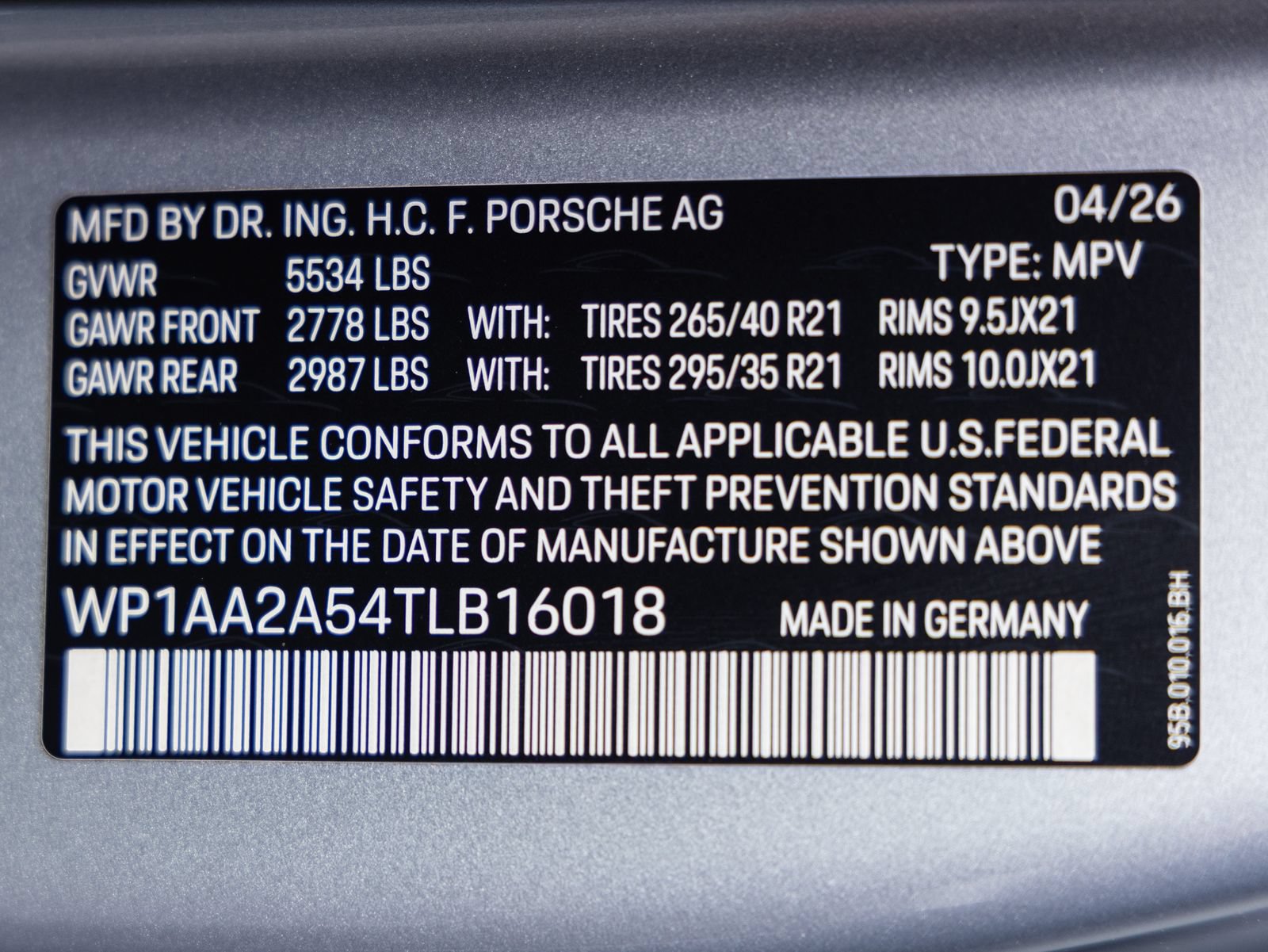 Certified 2026 Porsche Macan AWD/4WD image 38