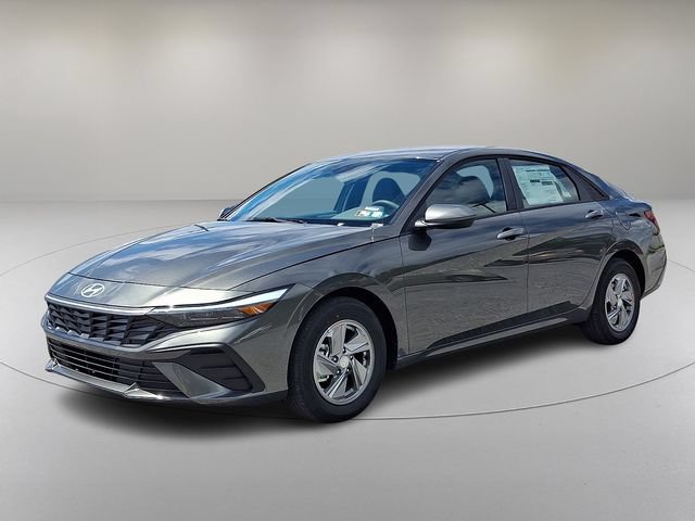 New 2026 Hyundai Elantra SE FWD image 3