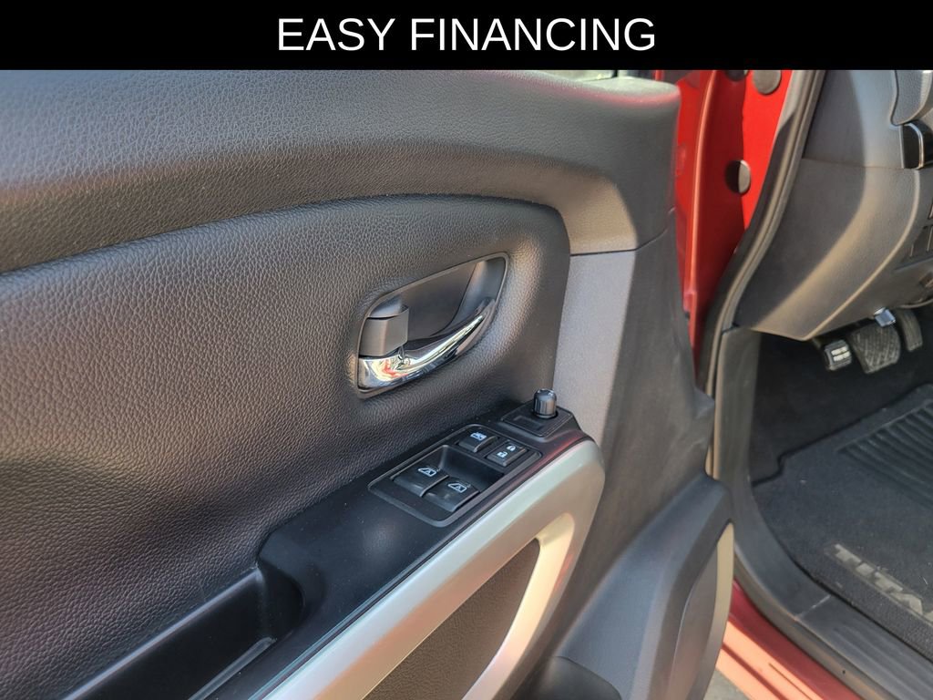 Used 2017 Nissan Titan SV RWD image 12