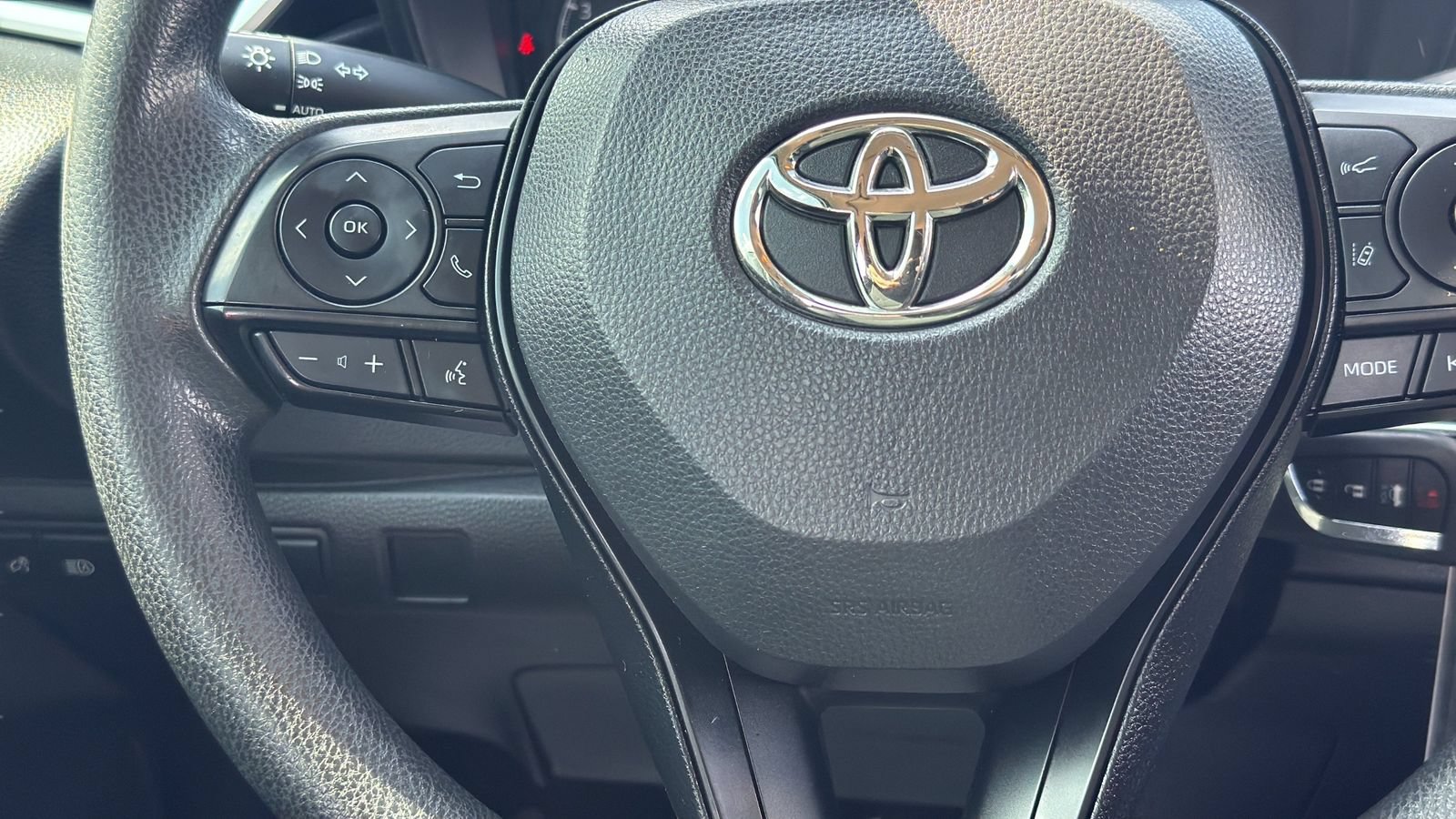 Used 2022 Toyota Corolla LE FWD image 16