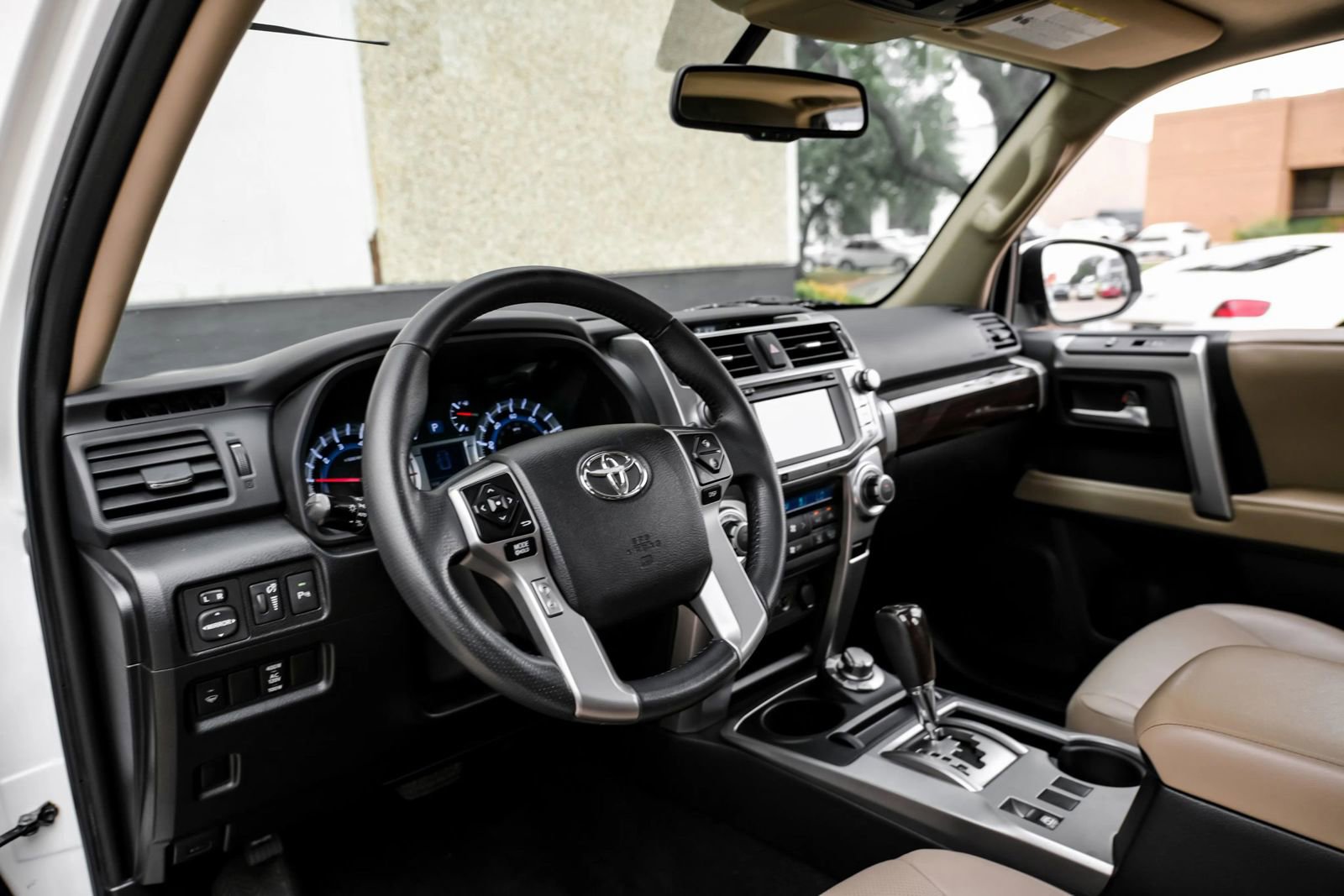 Used 2015 Toyota 4Runner Limited AWD/4WD image 2