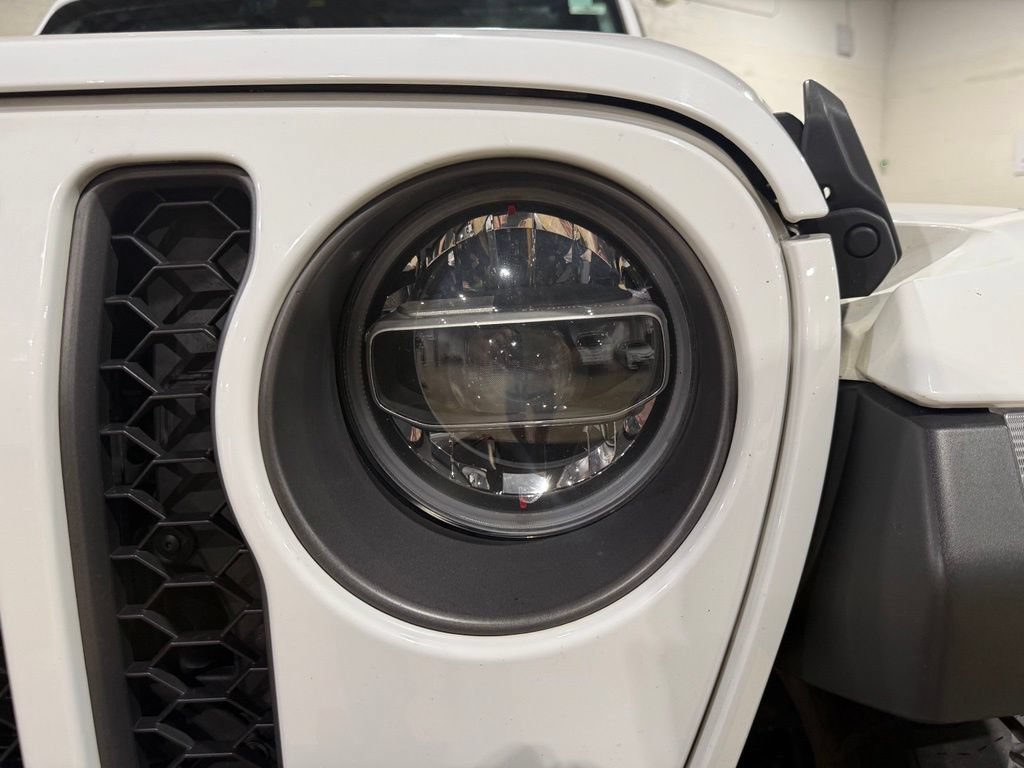Used 2021 Jeep Gladiator Rubicon AWD/4WD image 22