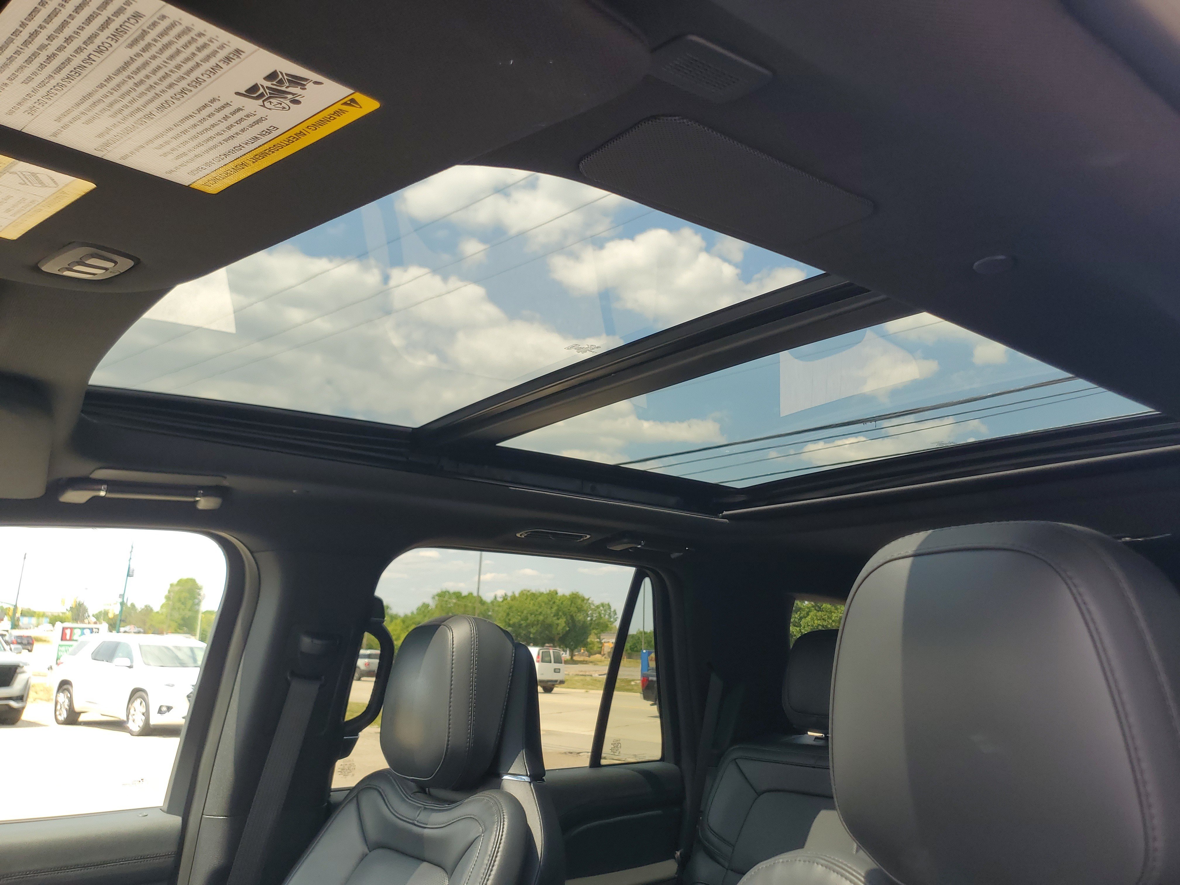 Used 2024 Lincoln Navigator Reserve AWD/4WD image 11