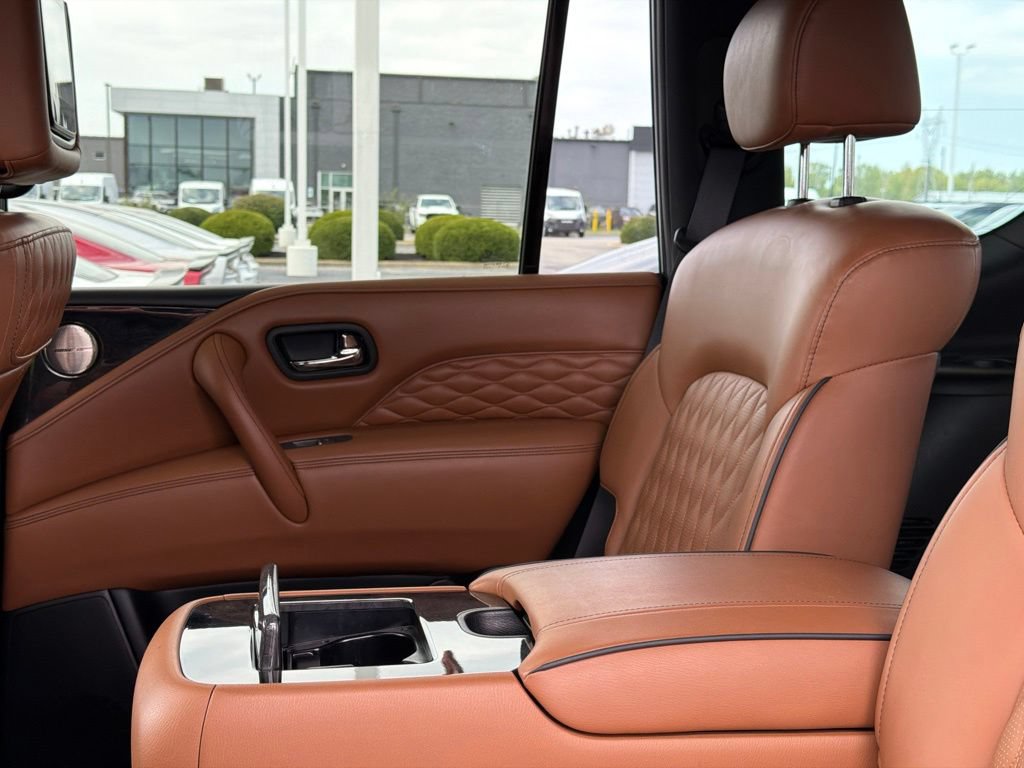 Used 2023 INFINITI QX80 Sensory w/ All-Season Package AWD/4WD image 34