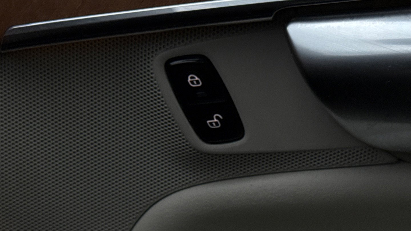 Used 2020 Volvo XC90 T6 Inscription w/ Protection Package Premier image 48