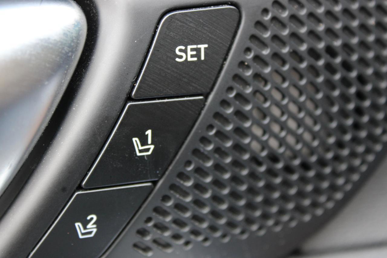 Used 2022 Kia Telluride SX w/ SX Prestige Package image 17