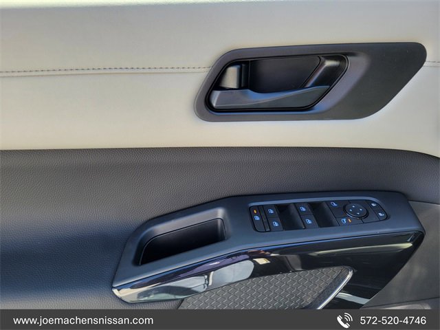 New 2025 Nissan Pathfinder SV image 26