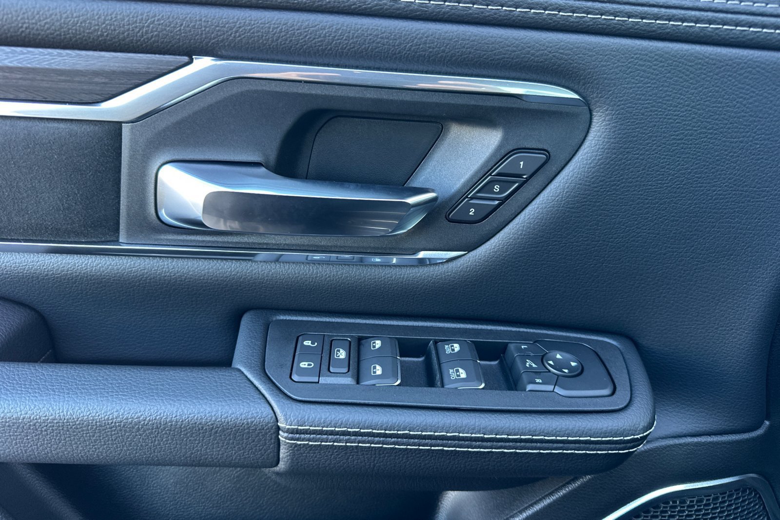 New 2027 RAM 1500 Laramie AWD/4WD image 11
