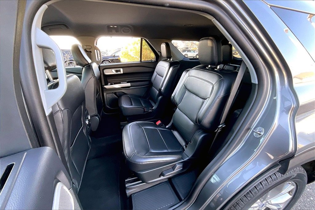Used 2023 Ford Explorer Limited w/ Equipment Group 301A image 25