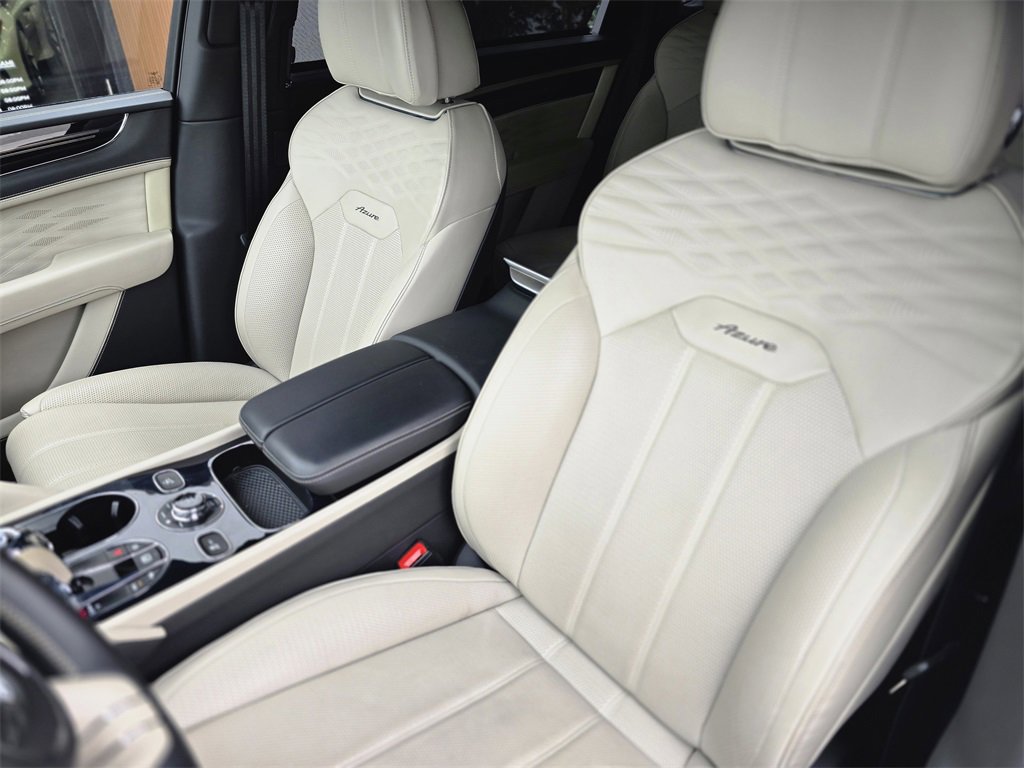 Used 2023 Bentley Bentayga Extended Wheelbase image 24