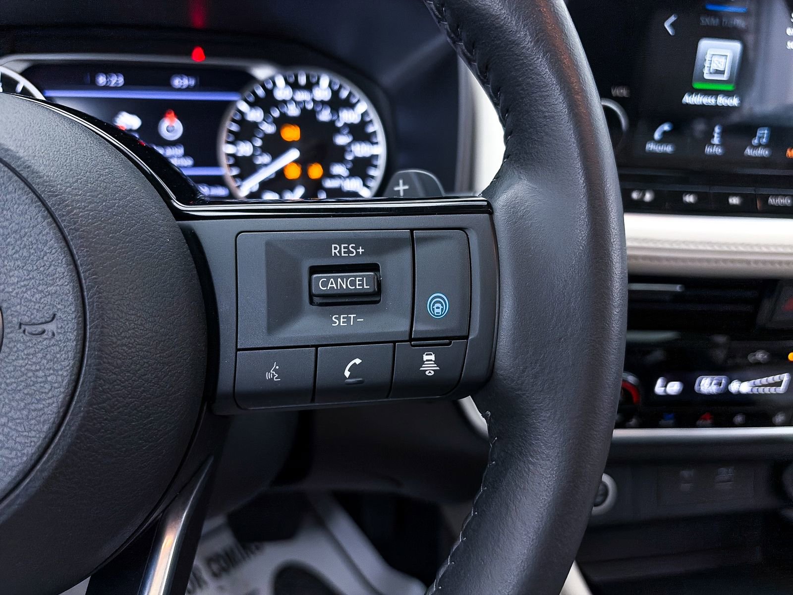 Used 2023 Nissan Rogue SL w/ SL Premium Package image 35