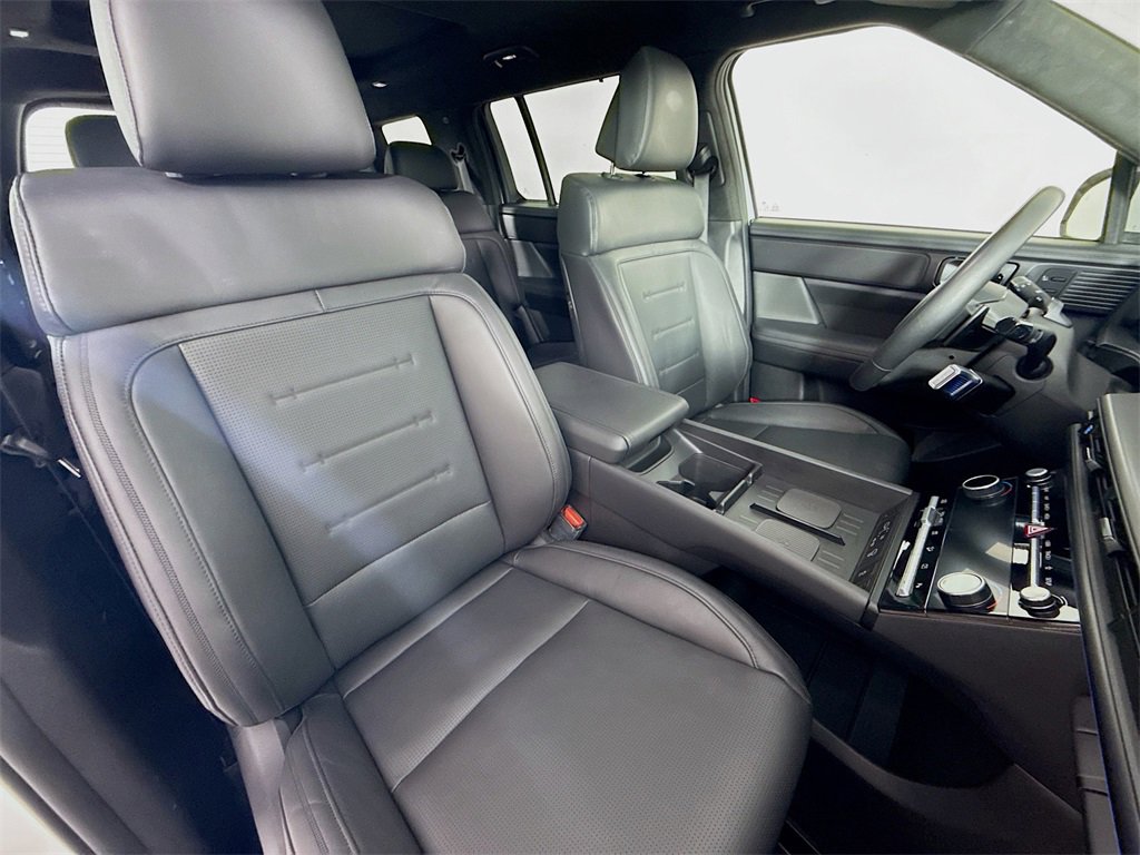 Used 2025 Hyundai Santa Fe Calligraphy image 28