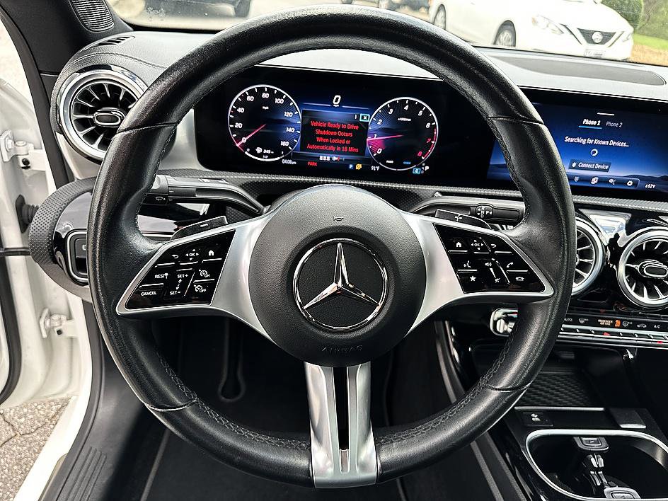 Used 2025 Mercedes-Benz CLA 250 4MATIC image 13
