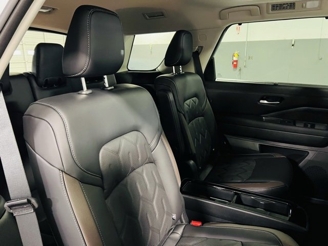 New 2026 Nissan Pathfinder Platinum image 33
