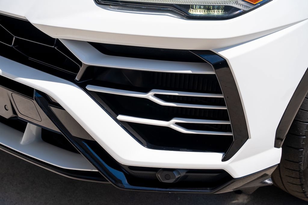 Used 2022 Lamborghini Urus AWD/4WD image 25