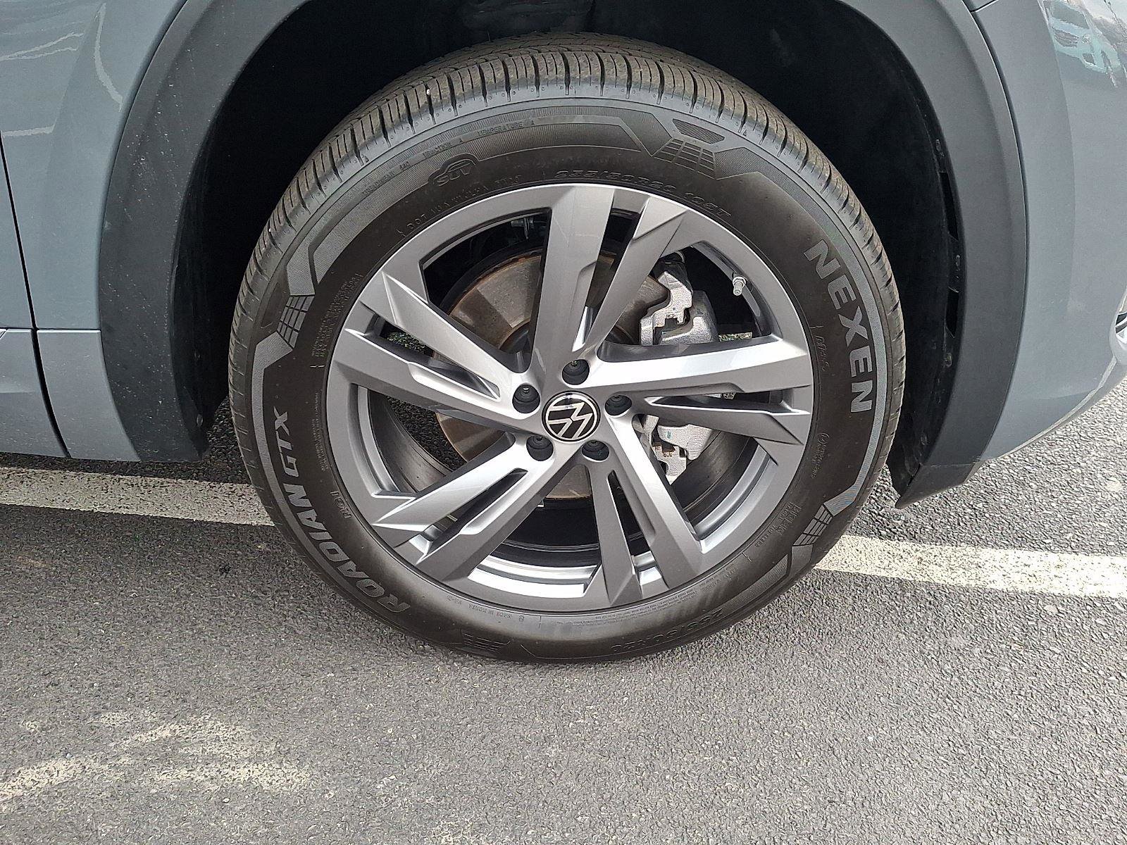 Used 2024 Volkswagen Atlas Cross Sport SEL R-Line image 6