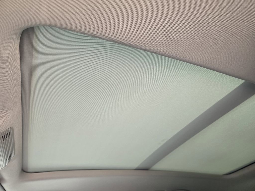 Used 2025 Volkswagen Atlas SEL Premium R-Line image 19