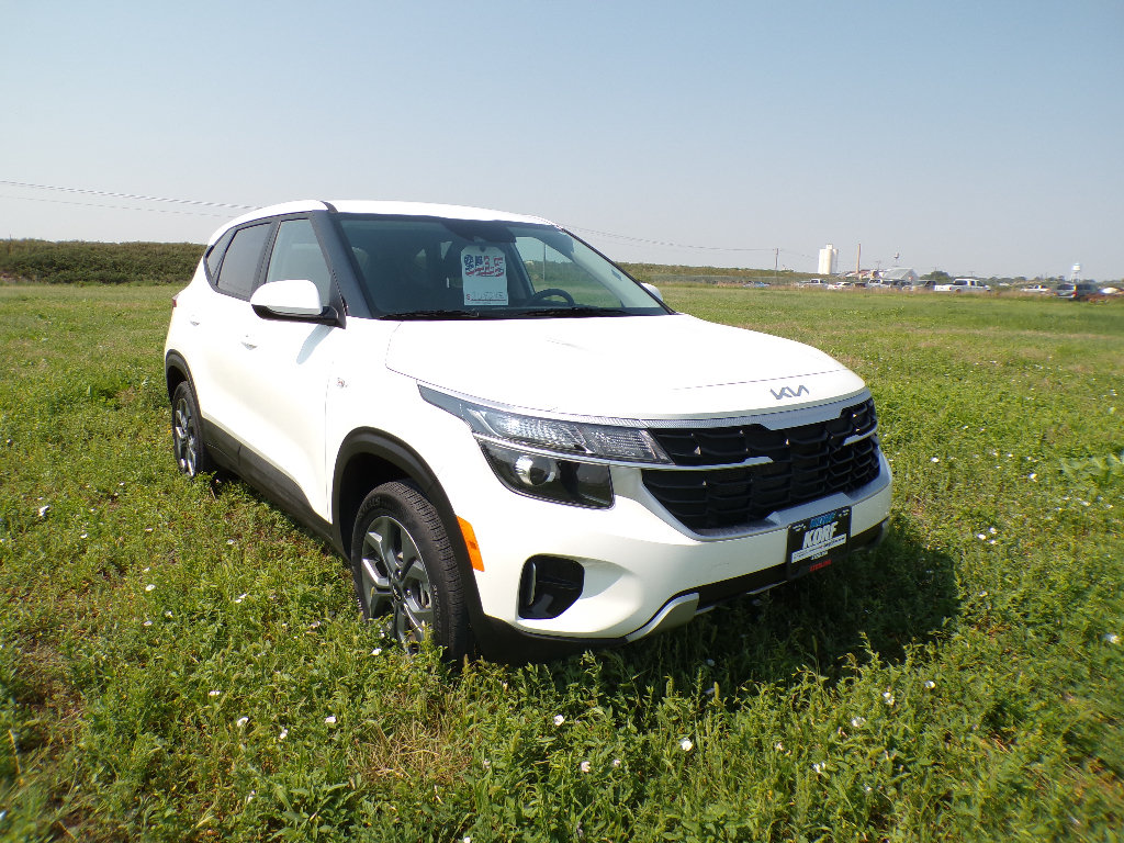 Used 2026 Kia Seltos LX AWD/4WD image 12