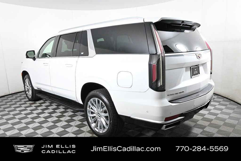 Used 2023 Cadillac Escalade ESV Premium Luxury image 3