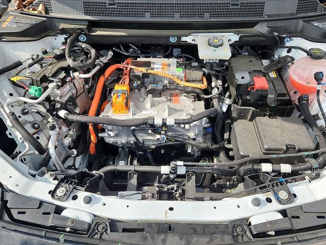 Certified 2025 Chevrolet Equinox EV LT image 28