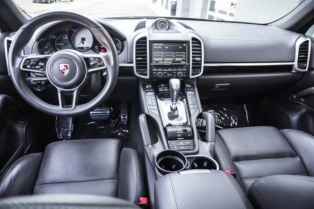 Used 2016 Porsche Cayenne S AWD/4WD image 17