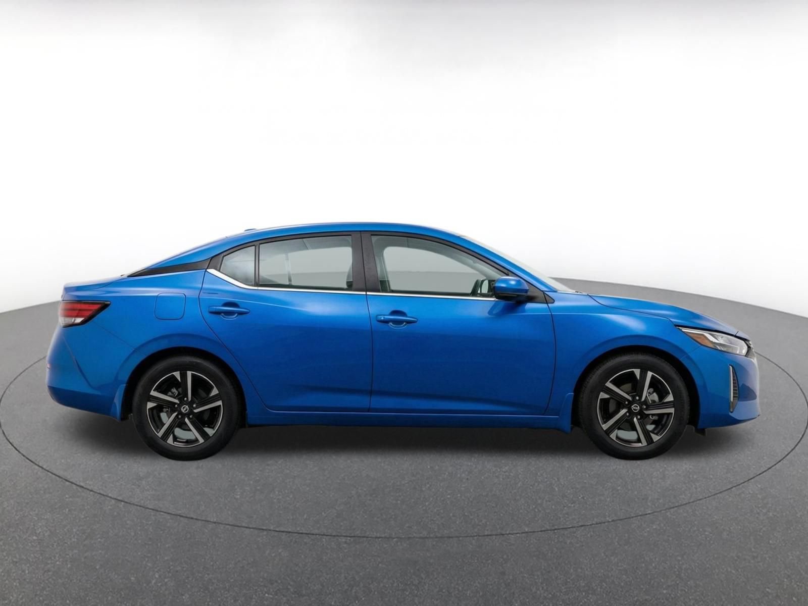 Used 2025 Nissan Sentra SV FWD image 10