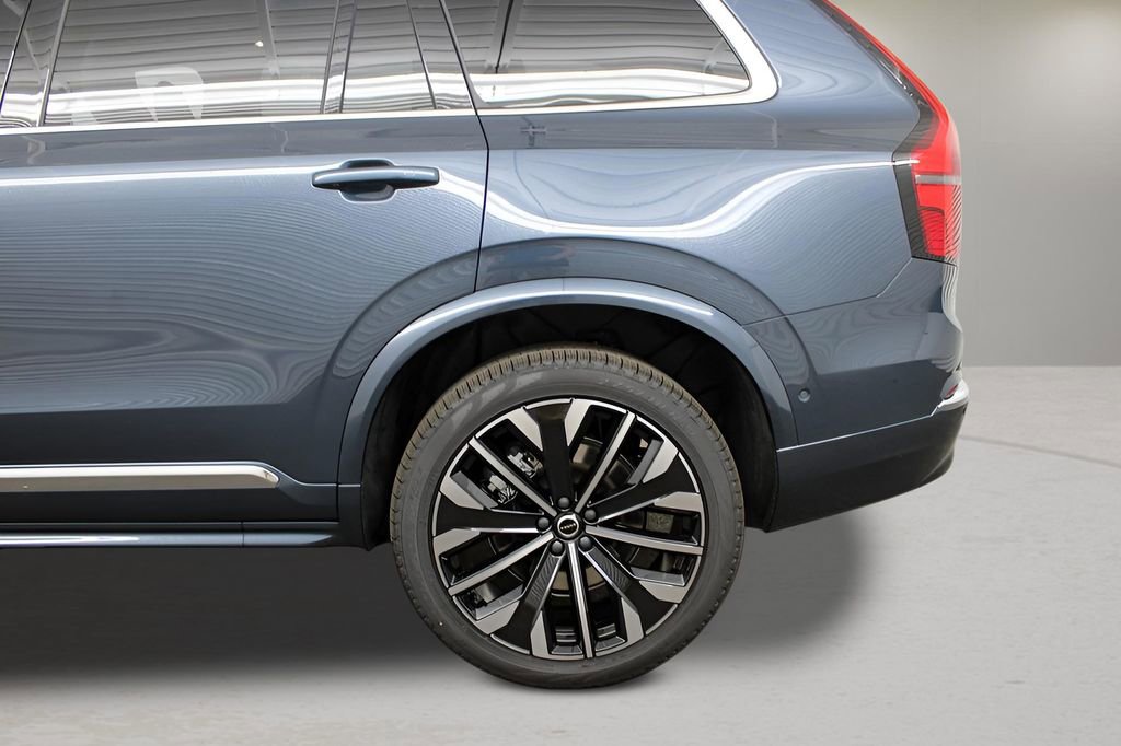 New 2026 Volvo XC90 B6 Plus w/ Protection Package Premier image 32