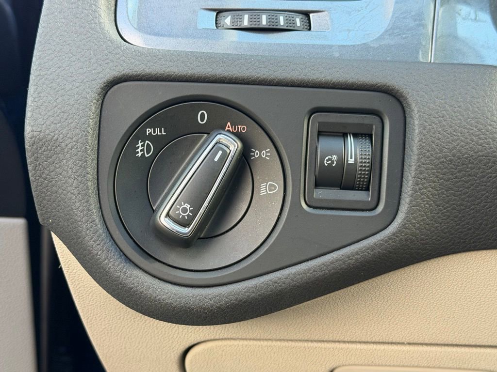 Used 2017 Volkswagen Golf Alltrack SE image 29