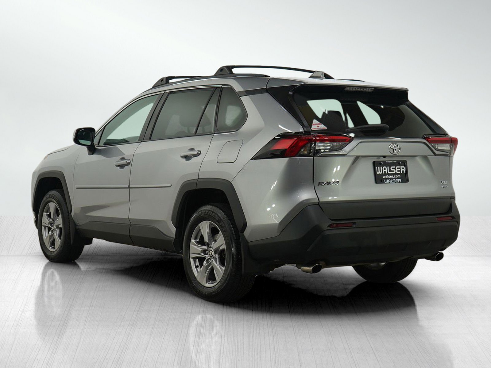 Used 2022 Toyota RAV4 XLE image 4