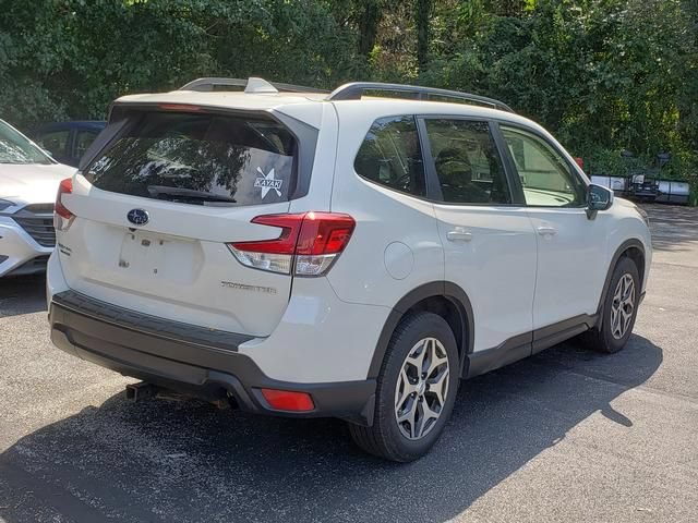 Used 2019 Subaru Forester Premium w/ All-Weather Package AWD/4WD image 3