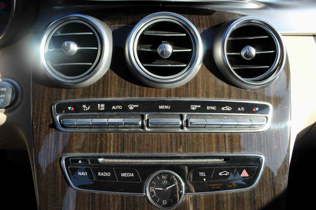 Used 2018 Mercedes-Benz C 300 Sedan image 21