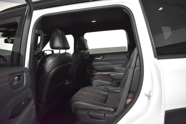 New 2026 Nissan Armada PRO-4X w/ Captain's Chari Seat Package AWD/4WD image 31