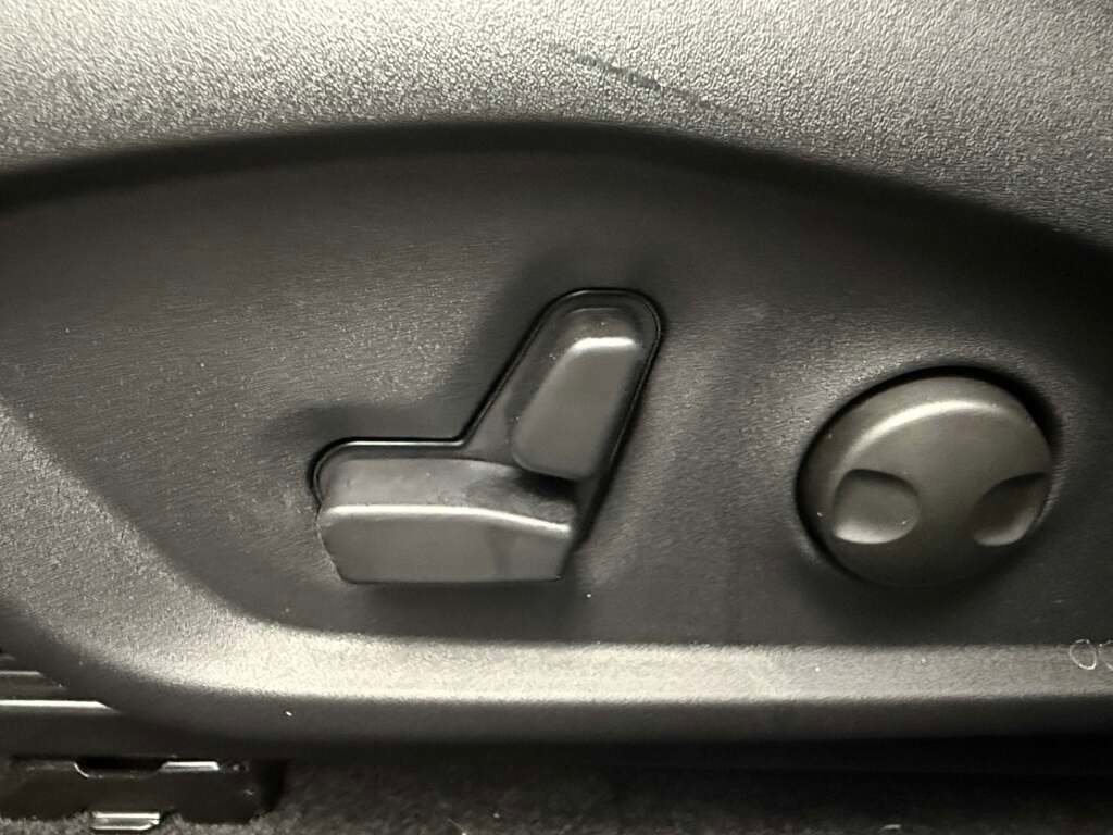 New 2026 Jeep Compass Limited image 24