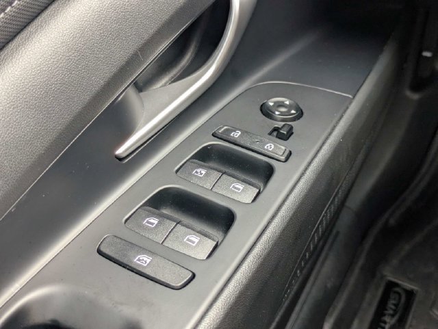 Used 2023 Hyundai Elantra Limited FWD image 25