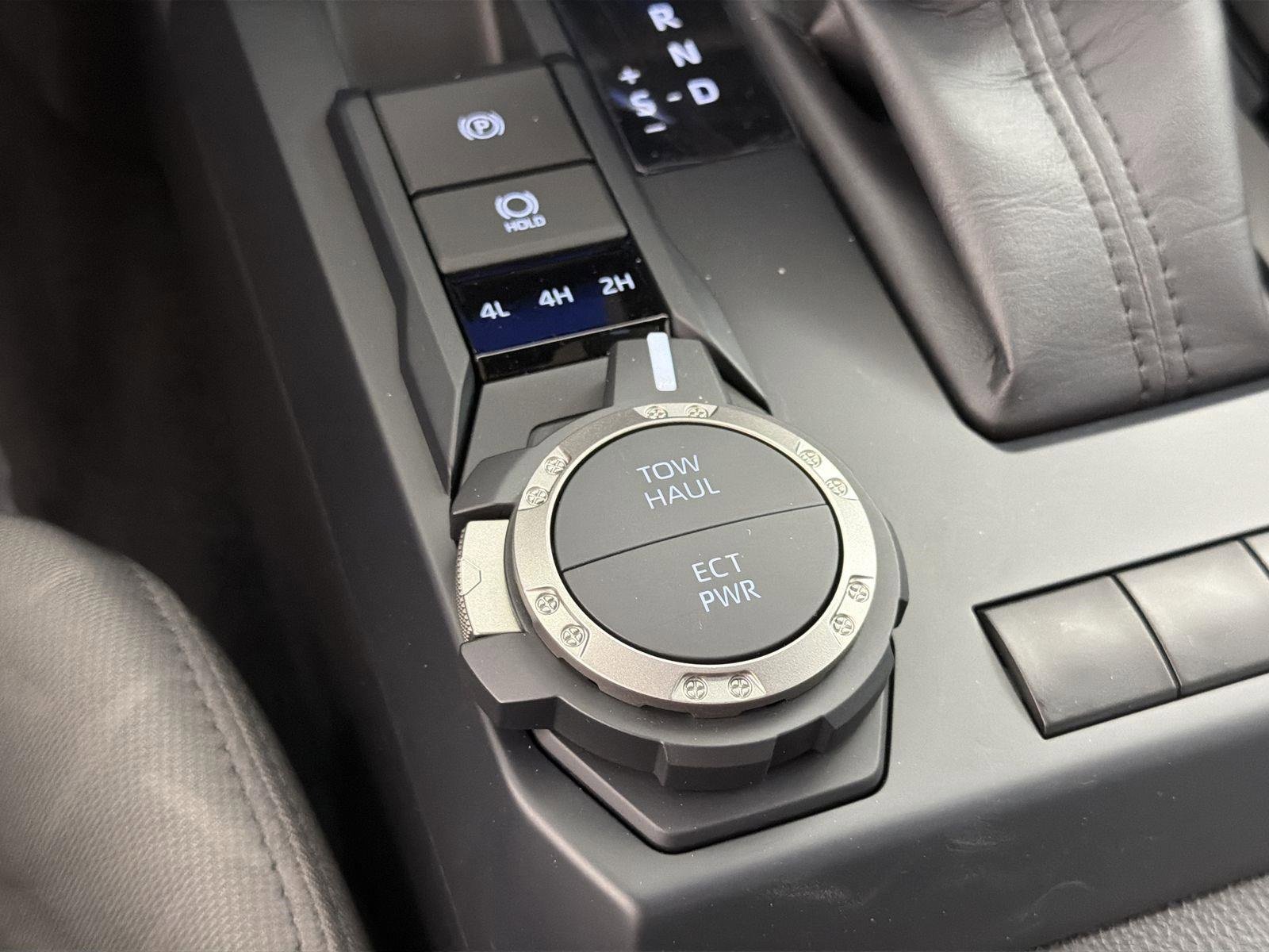 Used 2025 Toyota Tacoma SR5 image 18