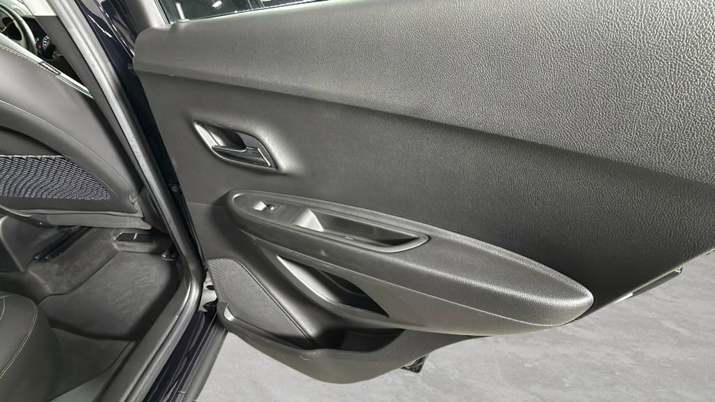 Certified 2021 Chevrolet Trax LT w/ Sport Edition image 31