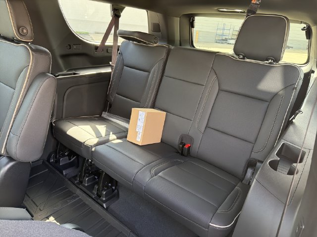 New 2026 Chevrolet Suburban Premier AWD/4WD image 27