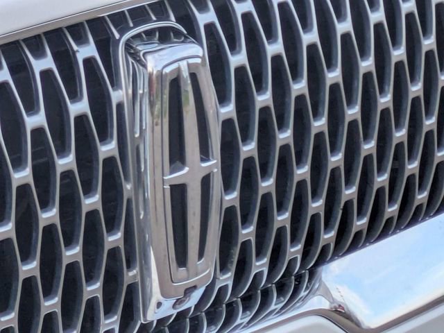 Used 2022 Lincoln Aviator Reserve image 9