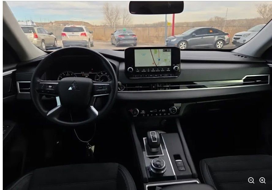 Used 2022 Mitsubishi Outlander SE image 9