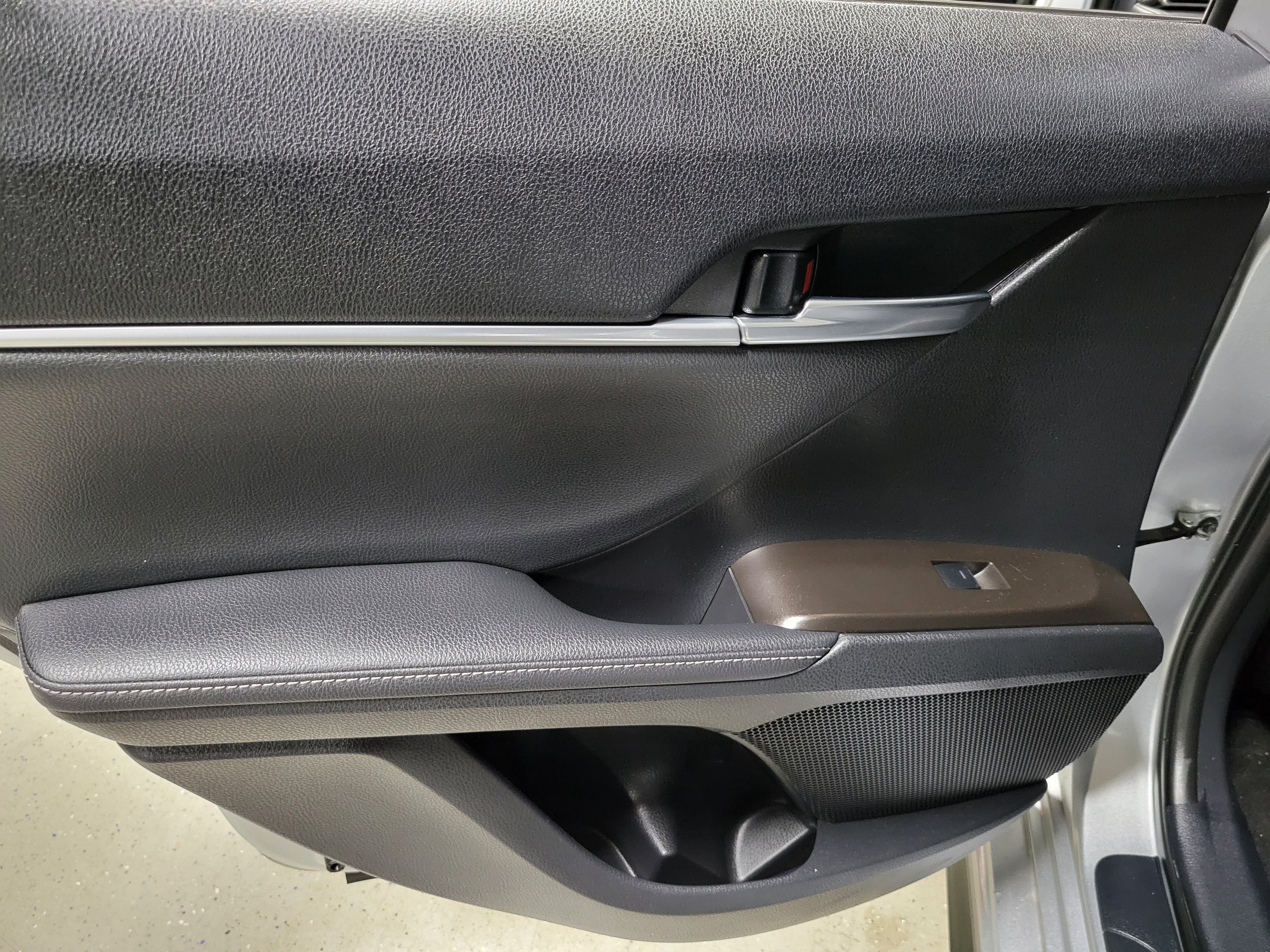 Used 2022 Toyota Camry XSE FWD image 17